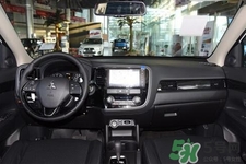 冬天早上車玻璃上的冰霜怎么弄？冬天早上車玻璃上的霧怎么弄？