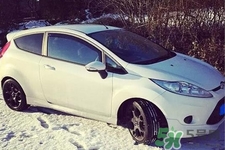 冬天早上車玻璃上的冰霜怎么弄？冬天早上車玻璃上的霧怎么弄？