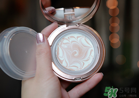 age20s和赫拉哪個(gè)好用？愛敬氣墊和赫拉哪個(gè)好？