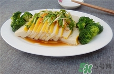 魚糕的營養(yǎng)價值 魚糕的功效與作用 魚糕的營養(yǎng)價值 魚糕的功效與作用