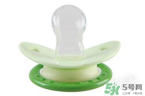 安撫奶嘴乳膠好還是硅膠好？怎么挑選安撫奶嘴？