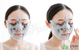 春雨碳酸泡泡面膜敷多久？春雨碳酸泡泡面膜要洗嗎？