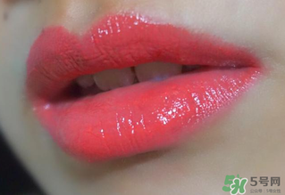 ysl和香奈兒口紅哪個(gè)好？ysl52和香奈兒43對(duì)比