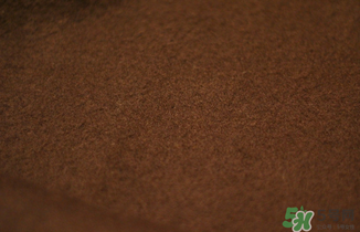 ysl圍巾哪個(gè)顏色好看？圣羅蘭圍巾好不好？