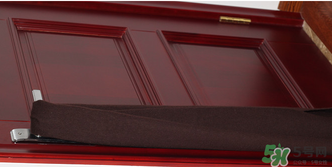 ysl圍巾哪個(gè)顏色好看？圣羅蘭圍巾好不好？