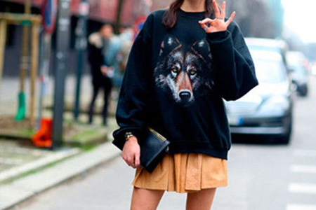 冬天衛(wèi)衣里面穿什么？套頭衛(wèi)衣里面還穿衣服么？