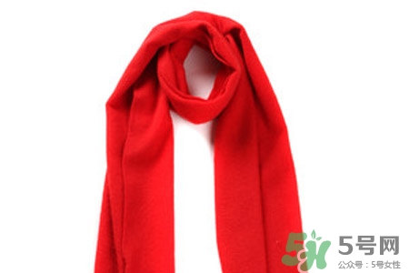 羊絨圍巾起球正常嗎？羊絨圍巾起球怎么辦？