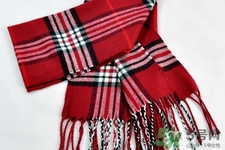 羊絨圍巾掉毛正常嗎？羊絨圍巾掉毛是什么原因？