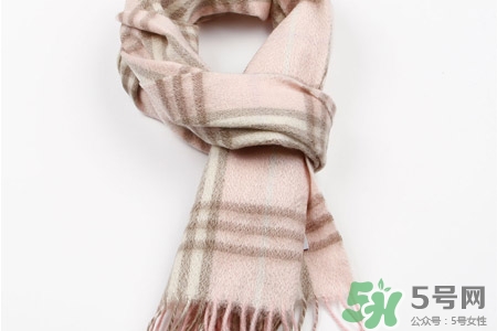 如何分辨真假羊絨圍巾？羊絨圍巾的真假辨別方法