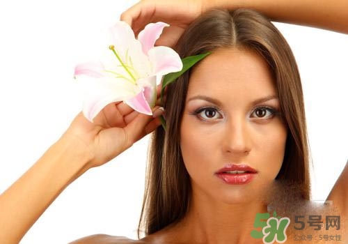 綿羊油可以搽臉嗎？綿羊油可不可以搽臉？