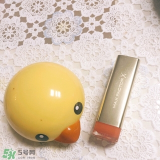 蜜絲佛陀口紅827和825哪個(gè)好 蜜絲佛陀827和825對比