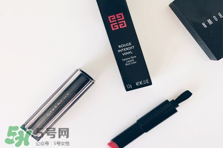 紀(jì)梵希新禁忌之吻唇膏有幾個(gè)顏色？紀(jì)梵希禁忌之吻唇膏新舊區(qū)別