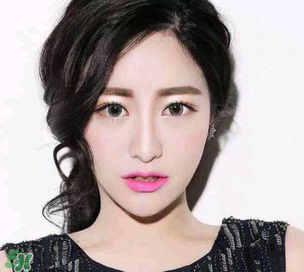 不掉色的口紅有害處嗎？口紅怎么涂不掉色？