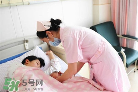 喂母乳為什么會(huì)胸部下垂？正確哺乳不會(huì)導(dǎo)致胸部下垂