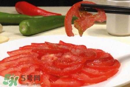 冬天可以吃涼拌西紅柿嗎？有些人不宜吃涼拌西紅柿