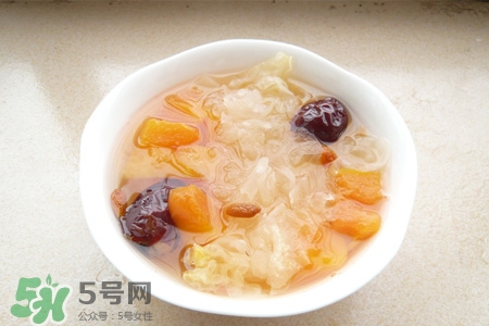 冬天可以吃銀耳湯嗎？銀耳適合什么季節(jié)吃？