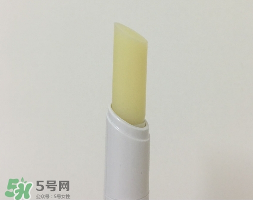 依泉和dhc唇膏哪個(gè)好？依泉唇膏和dhc唇膏哪個(gè)好？