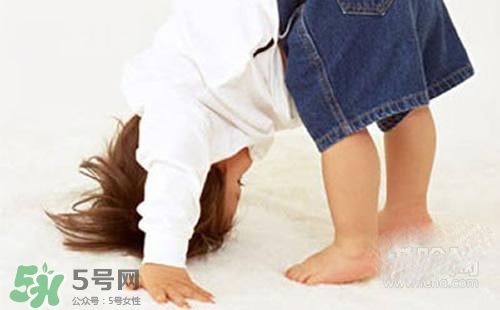 寶寶喜歡撞頭是怎么回事？寶寶喜歡撞頭怎么辦？