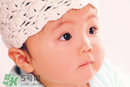 寶寶發(fā)燒怎么物理降溫？6種物理降溫方法最有效