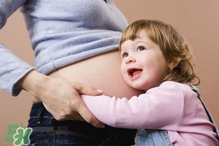 寶寶發(fā)燒怎么物理降溫？6種物理降溫方法最有效