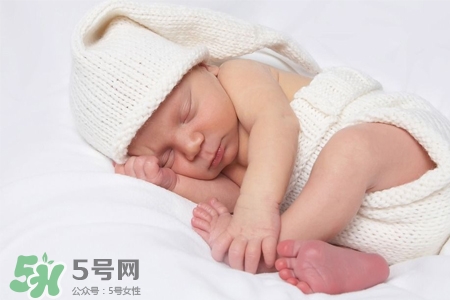 寶寶發(fā)燒怎么散熱？孩子發(fā)燒要散熱切忌捂