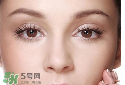 切眉后眼睛腫怎么辦？切眉后眼睛變形怎么回事怎么辦？