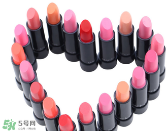 口紅可以帶上飛機(jī)嗎？坐飛機(jī)可以帶口紅嗎？