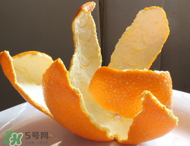 新鮮橘子皮能泡水喝嗎？新鮮橘子皮泡水喝的功效