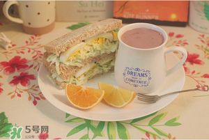 吃完橙子可以喝牛奶嗎？吃完橙子多久能喝牛奶？