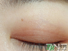 臟橘色眼影怎么畫？臟橘色眼影的畫法步驟圖