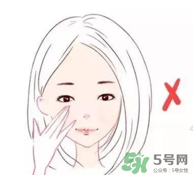 護膚品正確使用手法 別再錯誤護膚啦 護膚品正確使用手法 別再錯誤護膚啦