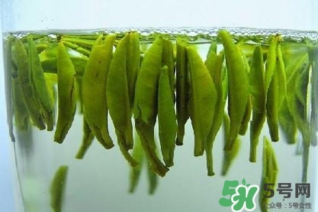 口含茶葉能治口臭嗎？口含茶葉有什么作用？