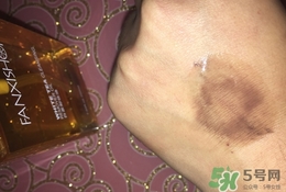 凡茜白茶卸妝油怎么用？凡茜卸妝油使用方法