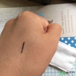 凡茜白茶卸妝油怎么用？凡茜卸妝油使用方法