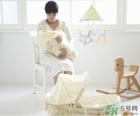 防溢乳墊是一次性的好還是可洗的好？一次性防溢乳墊有毒嗎