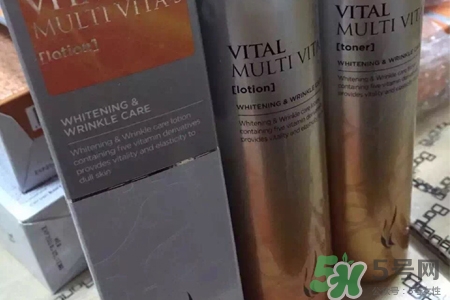 ahc維他命美白水乳怎么樣？ahc維他命美白水乳好用嗎？