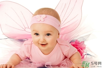 新生兒多久洗一次澡？新生兒洗澡溫度多少度合適？