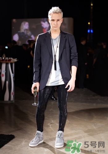 過年男生穿什么衣服？過年男生穿衣搭配