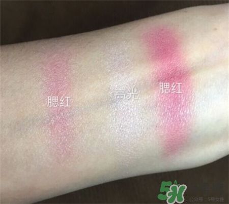 巴寶莉愛(ài)心腮紅好用嗎?burberry愛(ài)心腮紅試色