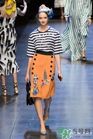 年會穿什么鞋子？公司年會女生鞋子搭配