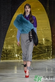 年會穿什么鞋子？公司年會女生鞋子搭配