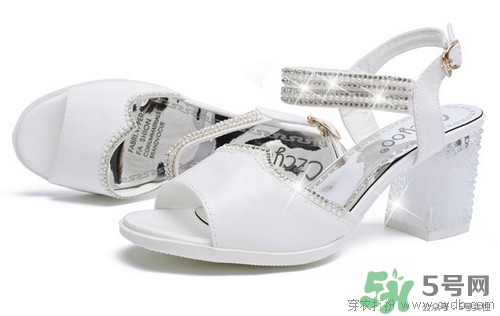 生日穿什么顏色的鞋子？生日穿什么鞋子搭配