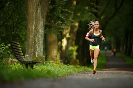 霧霾天可以戴口罩跑步嗎？霧霾天戴口罩跑步就是作死