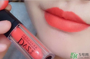 朵色口紅和唇釉哪個好？朵色口紅好還是唇釉好？
