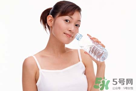 霧霾天為什么要多喝水？霧霾天要喝多少水才健康？