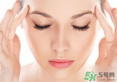 眼皮跳是冷敷還是熱敷？眼皮跳怎么辦？