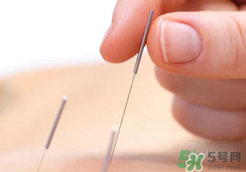 眼皮跳是冷敷還是熱敷？眼皮跳怎么辦？