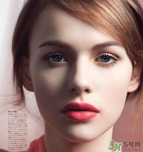 香奈兒炫亮魅力絲絨唇膏43號色號試色 香奈兒炫亮魅力絲絨唇膏43號色號試色