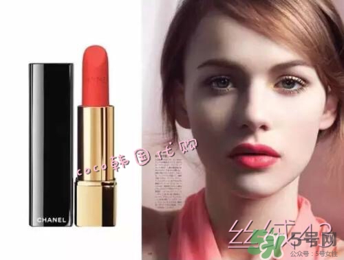 香奈兒炫亮魅力絲絨唇膏43號色號試色 香奈兒炫亮魅力絲絨唇膏43號色號試色
