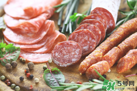 腌肉一斤放多少鹽？腌肉用什么鹽？